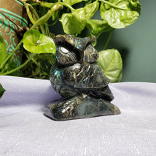 Load image into Gallery viewer, Labradorite Owl