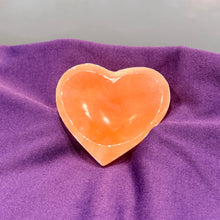 Load image into Gallery viewer, Tangerine Selenite Heart Bowl