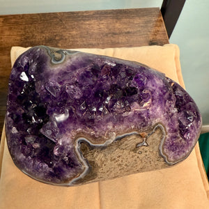 Amethyst Druzy Geode w Polished Edge