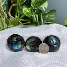 Load image into Gallery viewer, Labradorite Palm AAA
