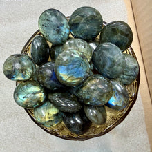 Load image into Gallery viewer, Labradorite Palm AAA
